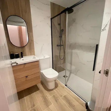 A 4 Min Andando Del Metro 3 Habitaciones Con Bano Privado Madrid Exterior photo