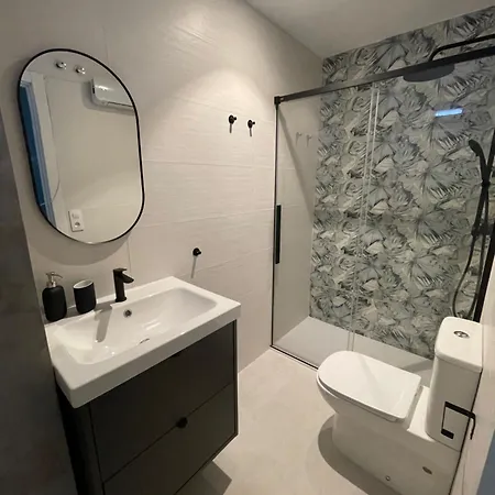 A 4 Min Andando Del Metro 3 Habitaciones Con Bano Privado Madrid Exterior photo