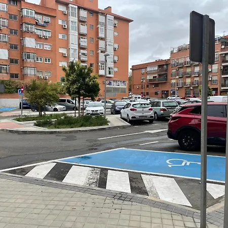 A 4 Min Andando Del Metro 3 Habitaciones Con Bano Privado Madrid Exterior photo