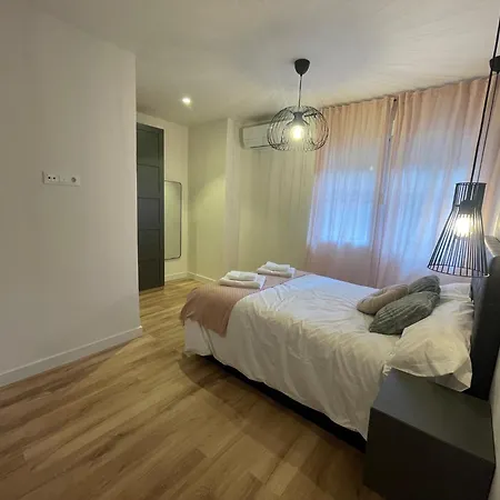 A 4 Min Andando Del Metro 3 Habitaciones Con Bano Privado Madrid Exterior photo